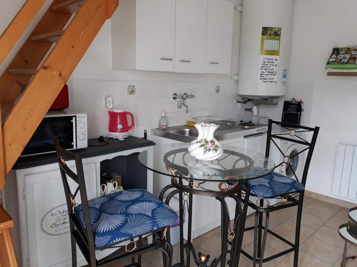 Chambres D'Hotes Elvire Et Laurent Barbey Sainte-Marie-du-Mont  Eksteriør bilde
