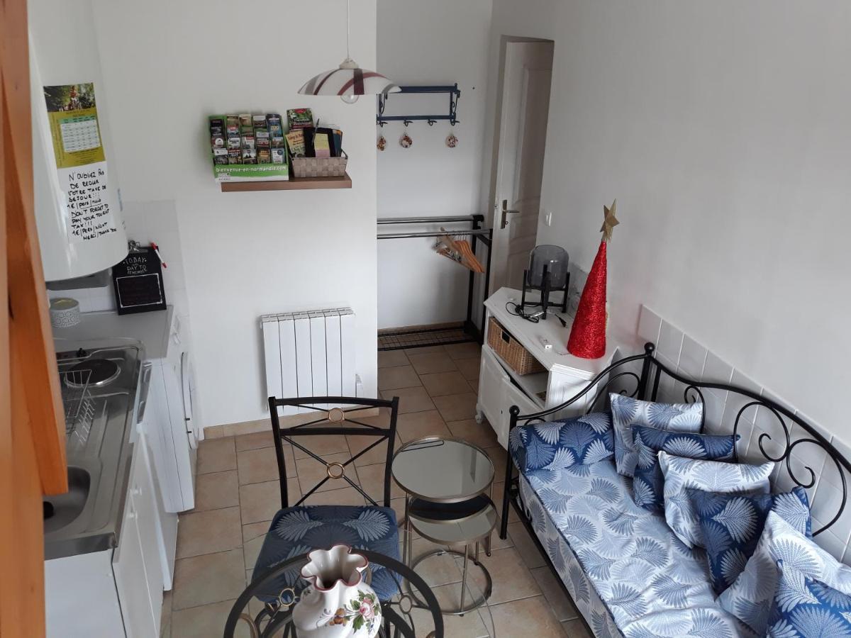 Chambres D'Hotes Elvire Et Laurent Barbey Sainte-Marie-du-Mont  Eksteriør bilde